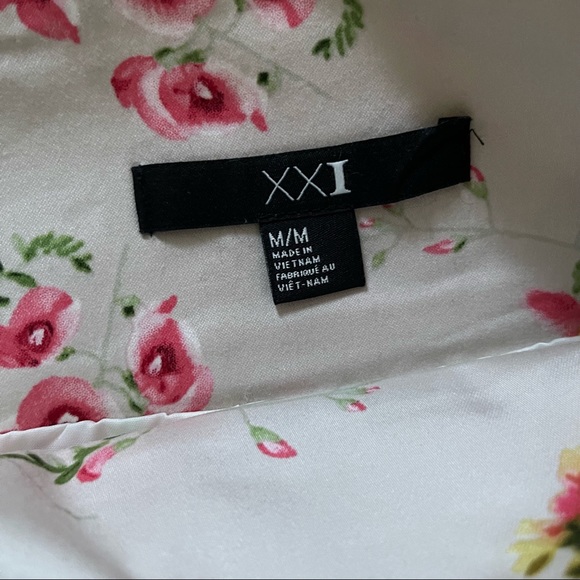 Floral mini skirt - Picture 3 of 3